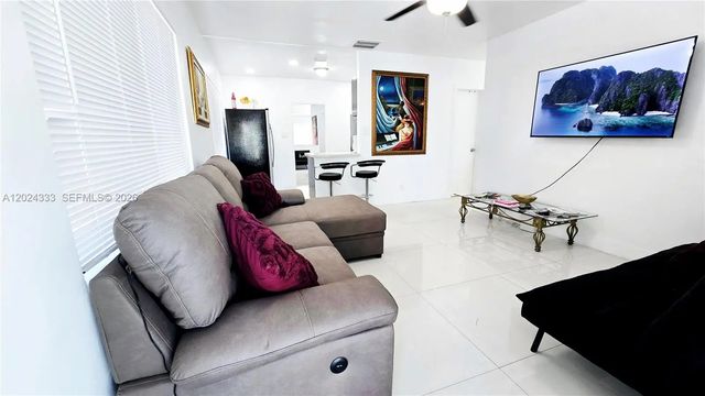 2 of 37 - 139 Nw 14th Way, Dania Beach, FL