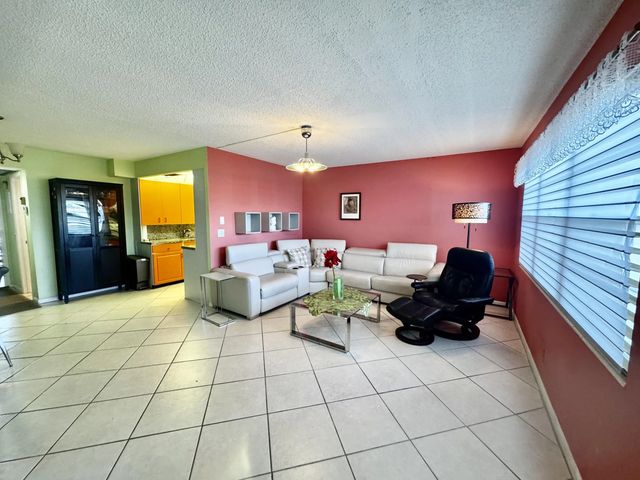 5 of 45 - 3058 Cambridge C #3058, Deerfield Beach, FL