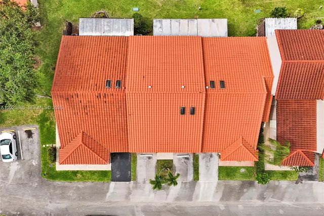 2 of 27 - 3273 W Inverrary Boulevard W, Lauderhill, FL