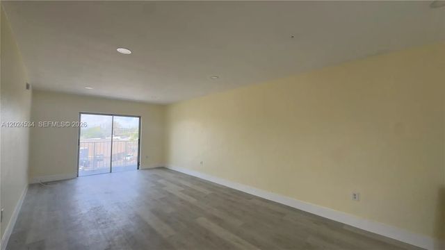 3 of 15 - 12890 Ne 8th Avenue #302, North Miami, FL