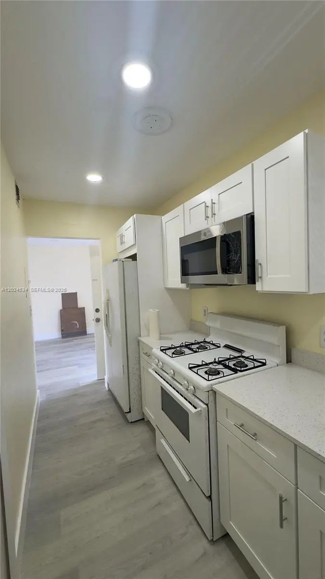 5 of 15 - 12890 Ne 8th Avenue #302, North Miami, FL