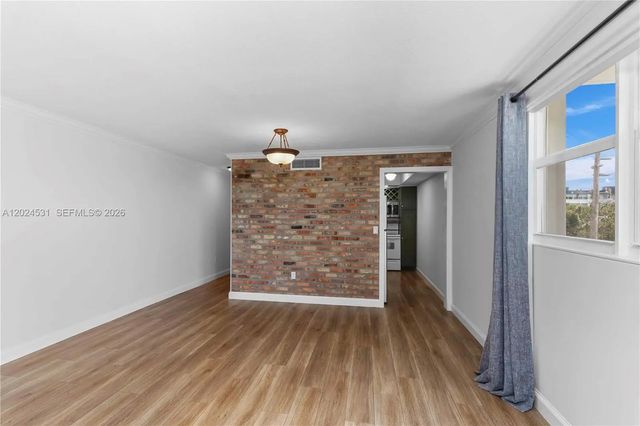4 of 23 - 16518 Ne 26th Avenue #405, North Miami Beach, FL
