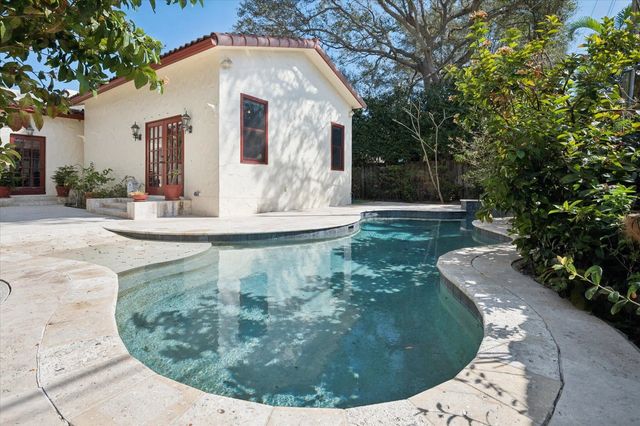 3 of 37 - 704 Se 8th Street, Fort Lauderdale, FL