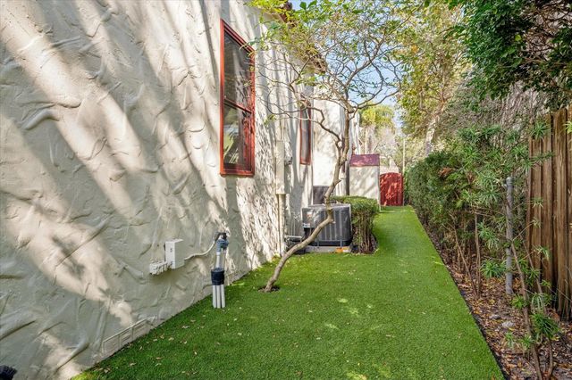4 of 37 - 704 Se 8th Street, Fort Lauderdale, FL