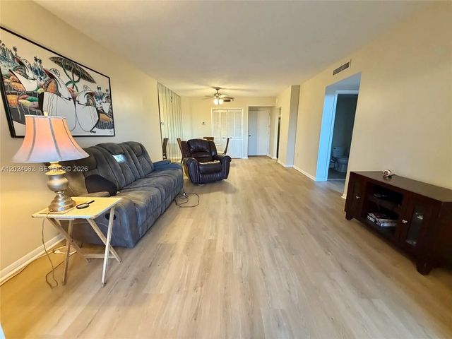 2 of 25 - 4001 Hillcrest Drive #609, Hollywood, FL