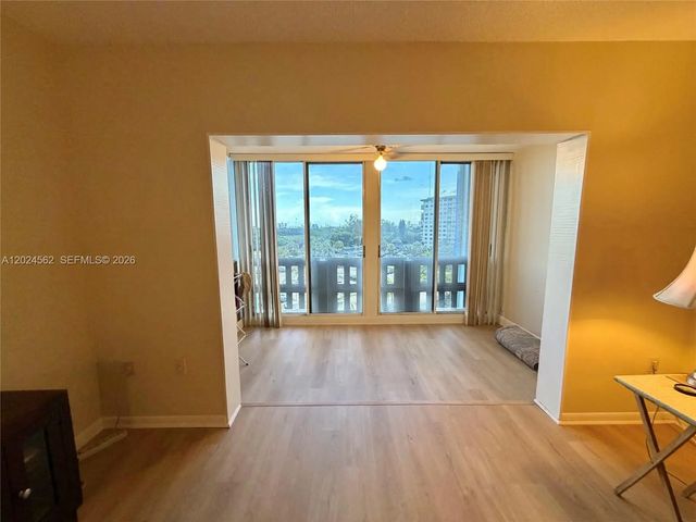 4 of 25 - 4001 Hillcrest Drive #609, Hollywood, FL