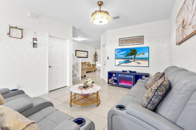 4 of 35 - 2688 Nw 55th Terrace, Lauderhill, FL