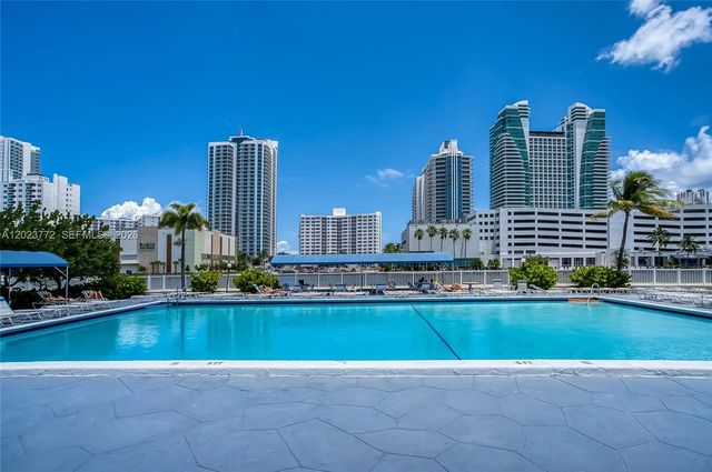 600 Sw Parkview Drive #505, Hallandale Beach
