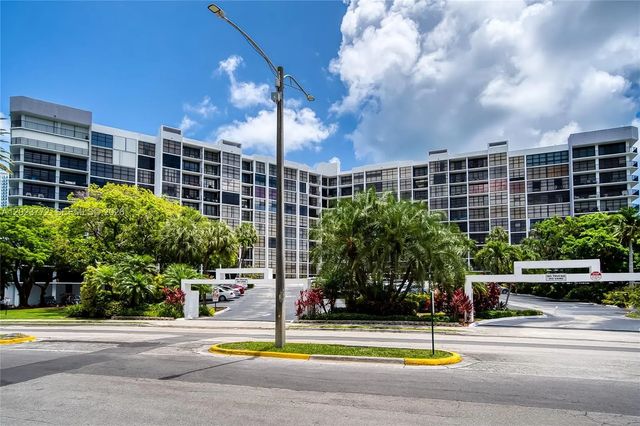 2 of 48 - 600 Sw Parkview Drive #505, Hallandale Beach, FL