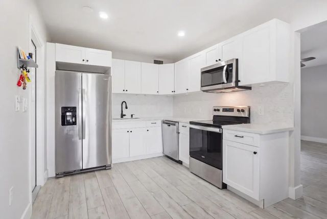 5 of 23 - 712 Ne 10th Avenue, Pompano Beach, FL