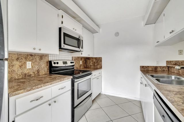 4 of 52 - 311 3rd Way, West Palm Beach, FL