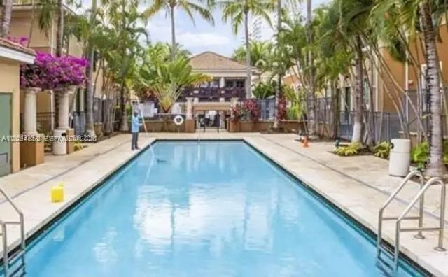 2 of 4 - 2861 Ne 185th Street #302, Aventura, FL