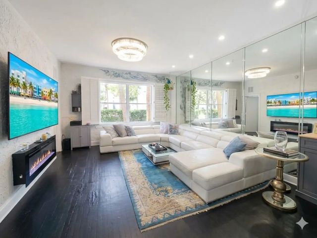 2 of 37 - 900 16th Street #102, Miami Beach, FL