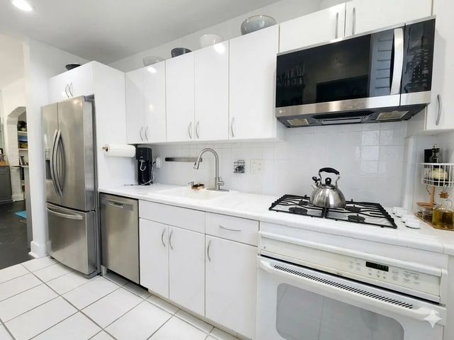 3 of 37 - 900 16th Street #102, Miami Beach, FL