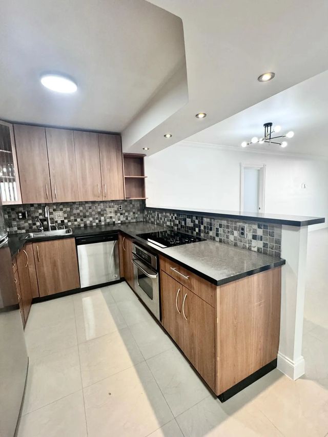 3 of 17 - 600 Three Islands Boulevard #1108, Hallandale Beach, FL