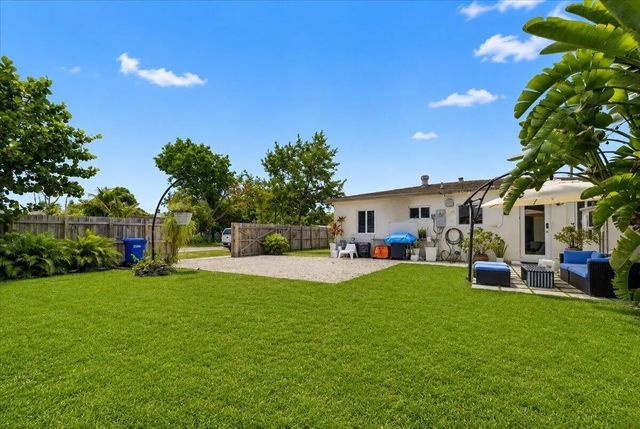 3 of 36 - 995 Ne 156th Terrace, North Miami Beach, FL