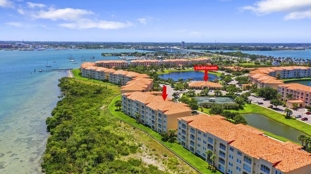 26 Harbour Isle Drive W #ph06, Fort Pierce
