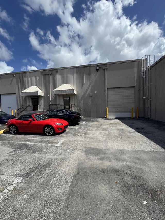 2710 Nw 72nd Avenue, Miami