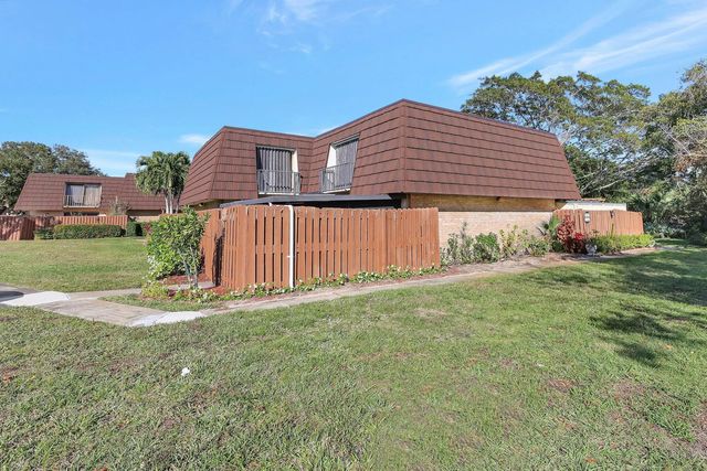 3 of 33 - 5852 Se Riverboat Drive #321, Stuart, FL
