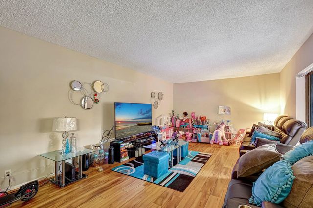 5 of 33 - 5852 Se Riverboat Drive #321, Stuart, FL