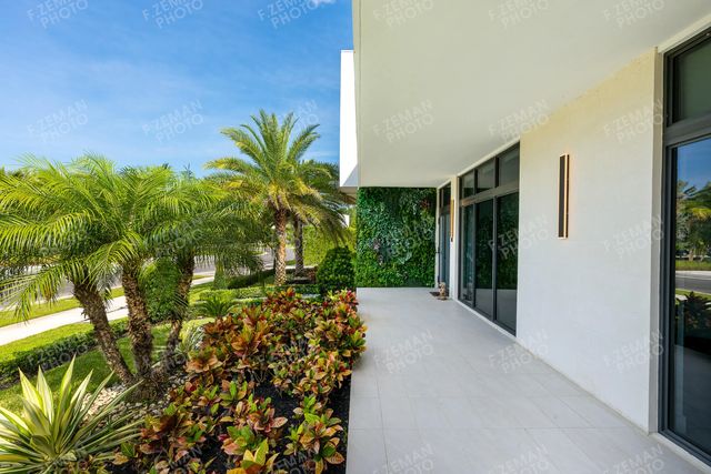 16550 Sunset Way, Weston