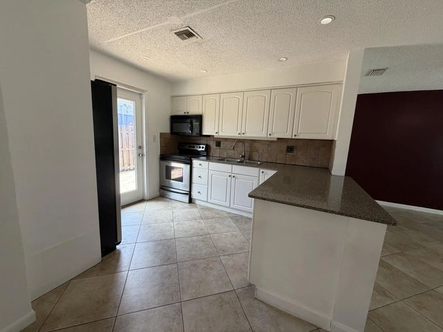 4 of 29 - 4250 Ne 12th Avenue, Pompano Beach, FL
