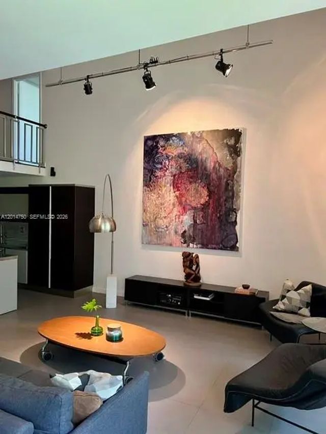 5 of 37 - 20365 W Country Club Drive #th24, Aventura, FL
