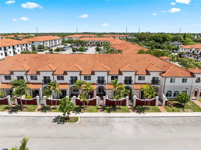 3 of 29 - 3535 Nw 29th Court, Lauderdale Lakes, FL