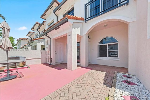 4 of 29 - 3535 Nw 29th Court, Lauderdale Lakes, FL