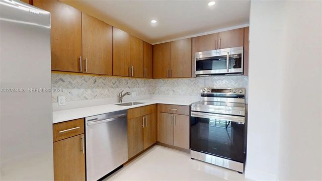 5 of 57 - 20100 W Country Club Drive #801, Aventura, FL