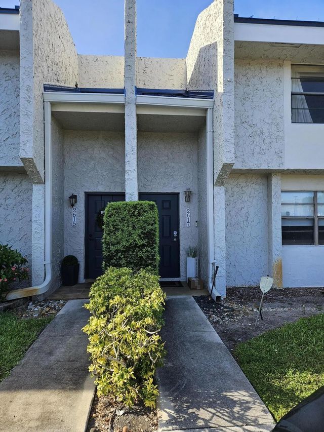 2 of 30 - 2617 N 40th Avenue, Hollywood, FL