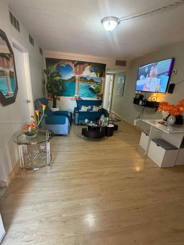 1245 W 24th Street #118, Hialeah