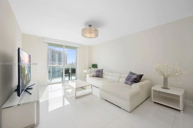 3 of 16 - 19370 Collins Avenue #916, Sunny Isles Beach, FL
