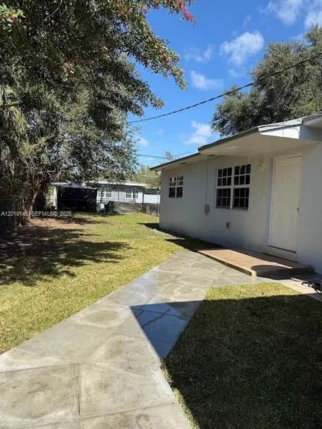 2 of 29 - 2345 Nw 65th Street, Miami, FL