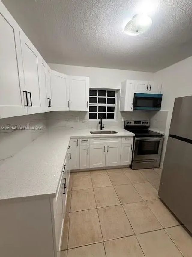 5 of 29 - 2345 Nw 65th Street, Miami, FL