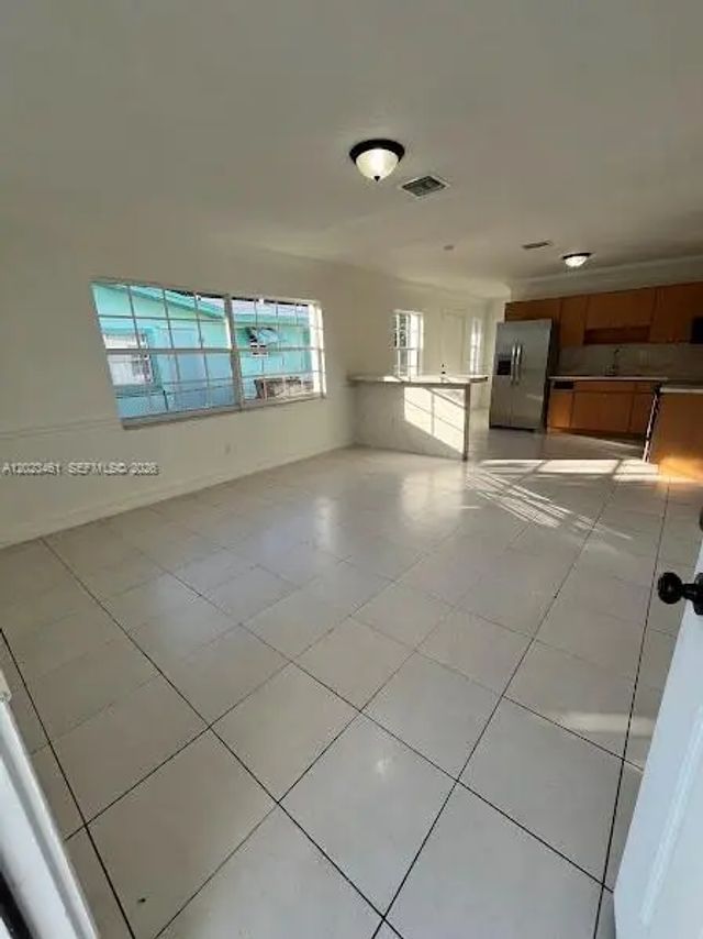 3 of 25 - 2411 Nw 65th Street, Miami, FL