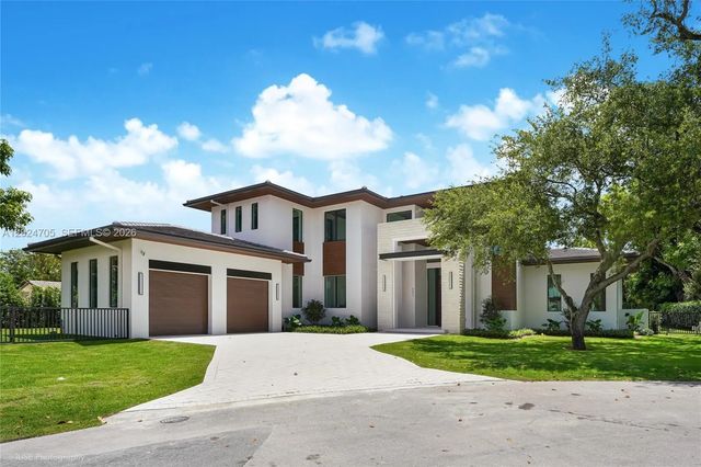 9405 Sw 72nd Court, Pinecrest