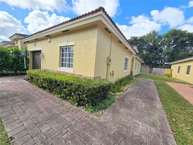1236 Ne 32nd Avenue, Homestead
