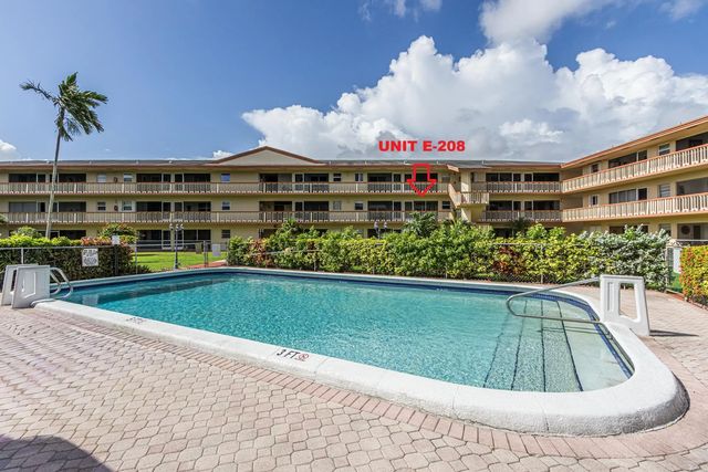 4 of 52 - 5300 Washington Street #e208, Hollywood, FL