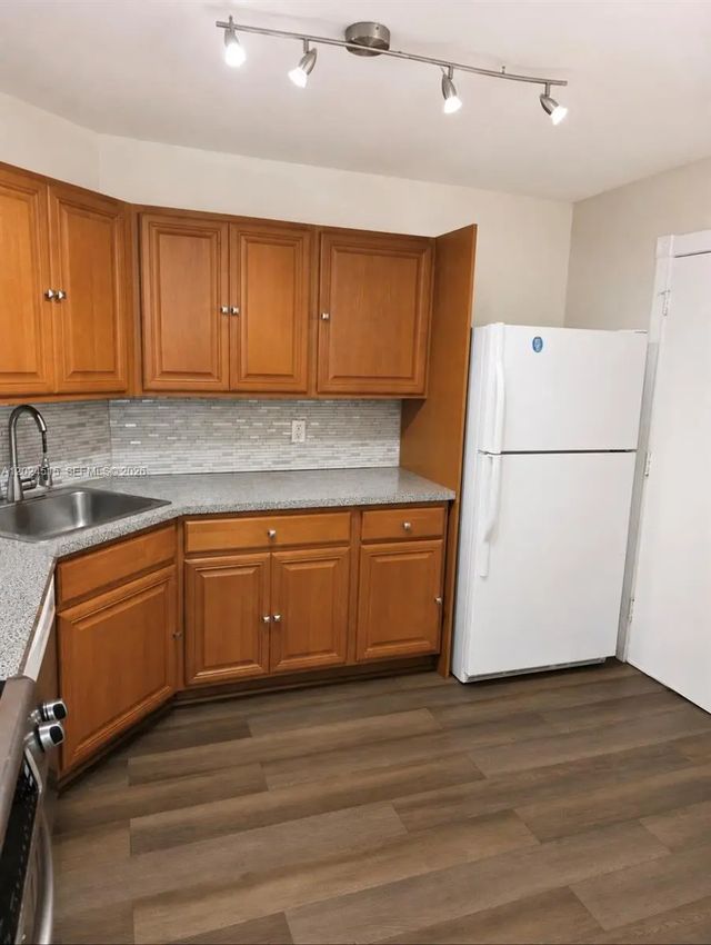 2 of 8 - N/A, Lauderhill, FL