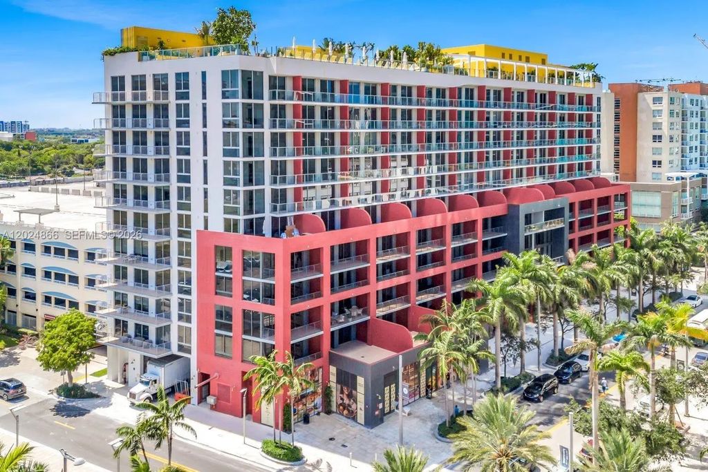 90 Ne 32 #412, Miami