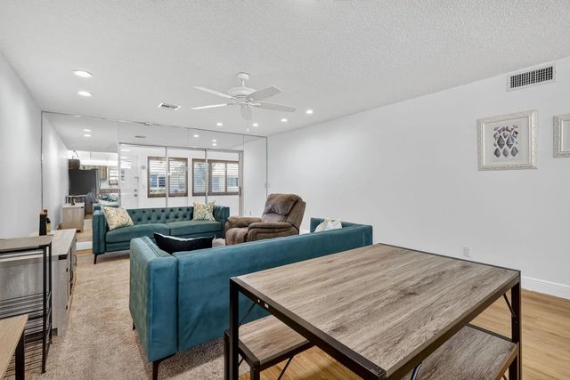 4 of 50 - 448 Franconia Circle #b, Lake Worth, FL