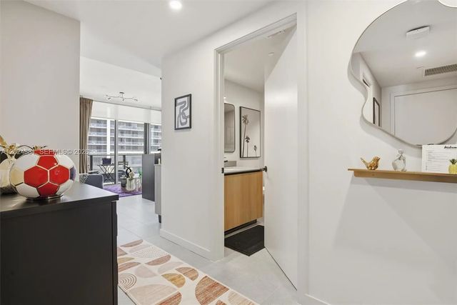 4 of 83 - 121 Ne 5th Street #1712, Miami, FL