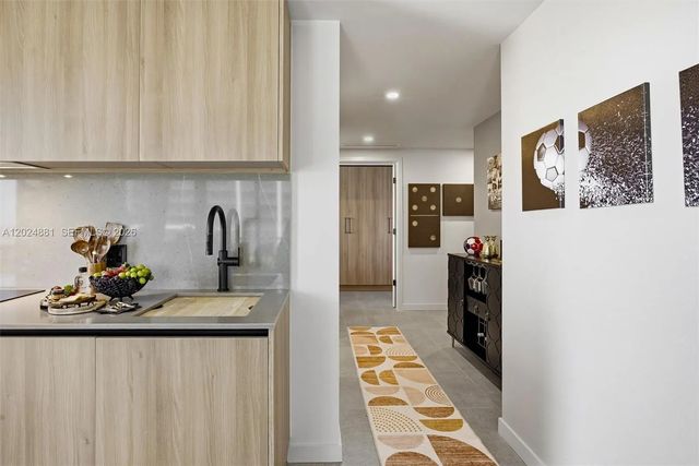 5 of 83 - 121 Ne 5th Street #1712, Miami, FL