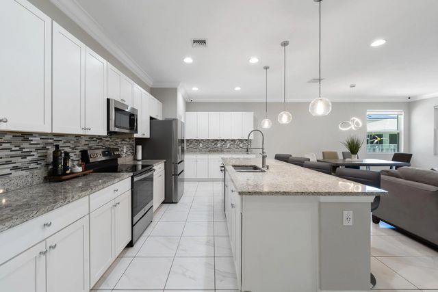 4 of 60 - 1600 Nw Vivanco Street, Port St. Lucie, FL
