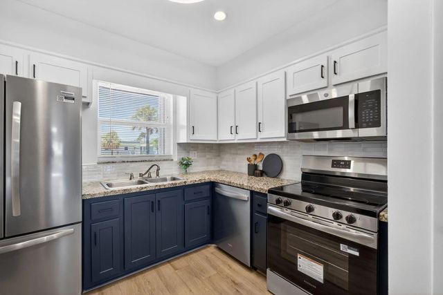 2 of 34 - 110 Wettaw Lane #202, North Palm Beach, FL