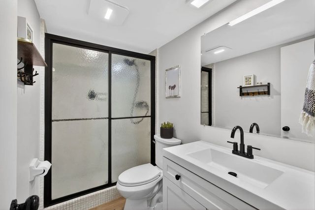 3 of 34 - 110 Wettaw Lane #202, North Palm Beach, FL