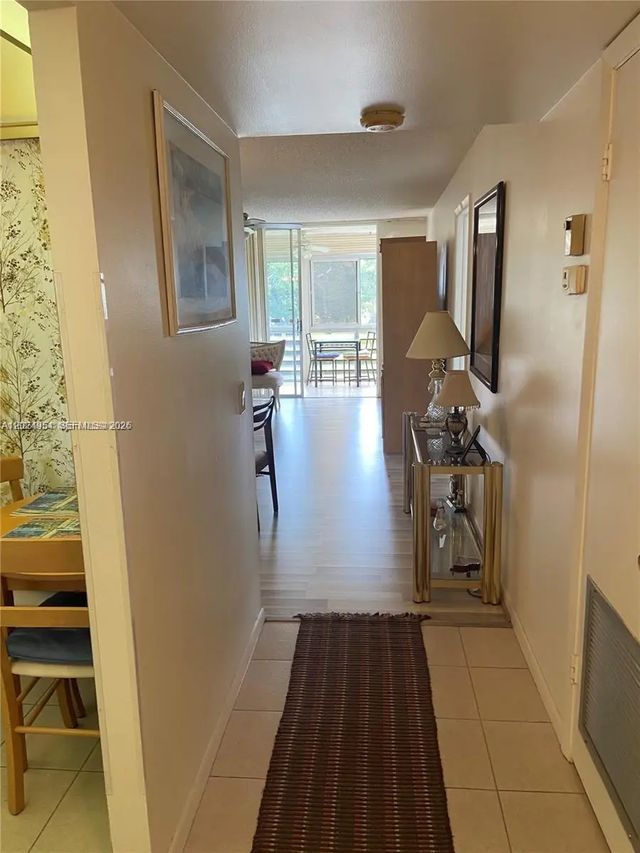 3 of 18 - 9581 Sunrise Lakes Boulevard #202, Sunrise, FL
