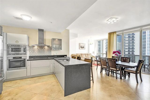 5 of 51 - 18201 Collins Avenue #3707, Sunny Isles Beach, FL
