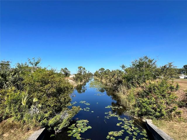 3239 Ne 9 Avenue, Cape Coral